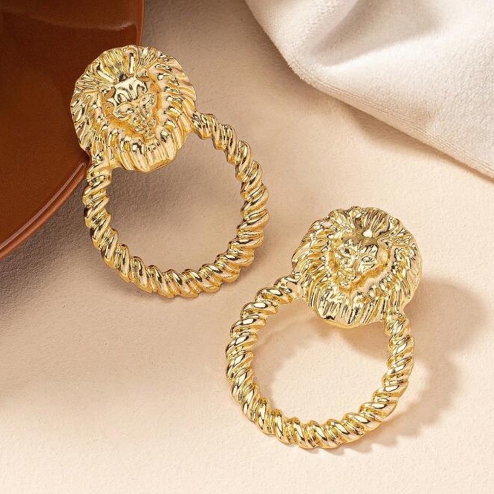 Vintage Style Geometric Lion Head Circular Stud Statement Earrings - Picture 4 of 6
